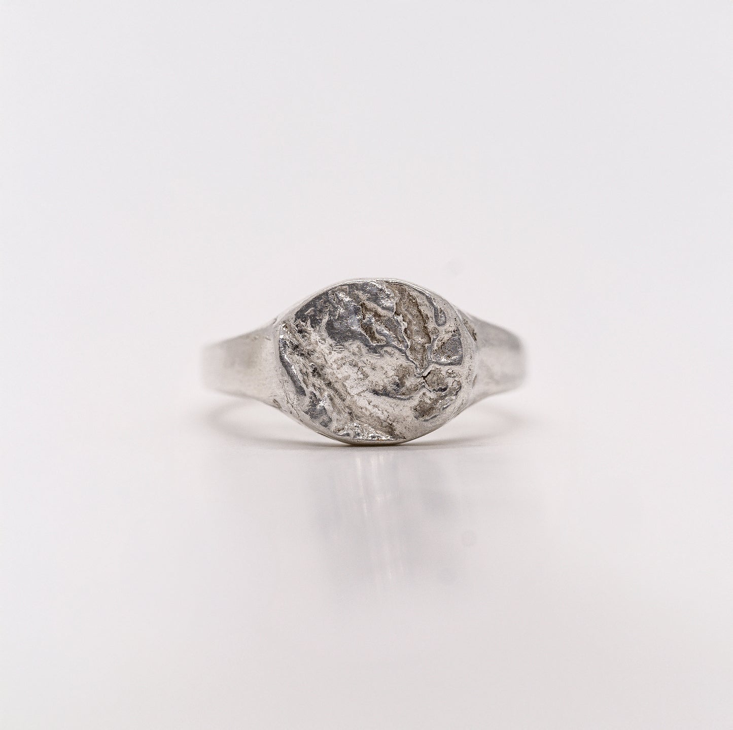 The Mountain Spirit Signet Ring